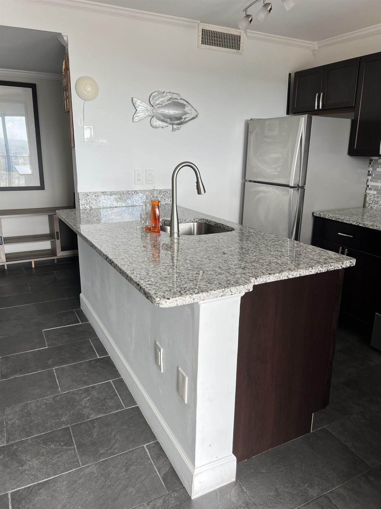 5905 South Kings Hwy. Photo 4