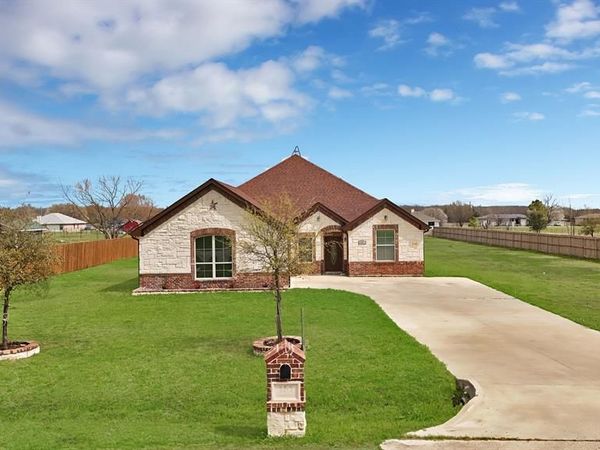 151 Crump Circle , Red Oak, TX 75154