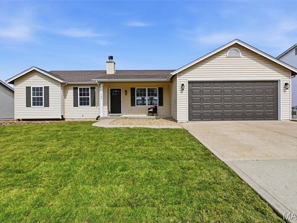 1048 Tower Park Drive, St Charles, MO 63304