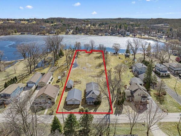 3559 North Shore DRIVE, Hubertus, WI 53033