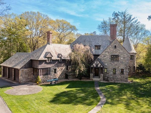 3 Evergreen Ln, Hingham, MA 02043