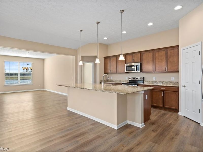 605 Cedar Crest Drive, Elyria, OH 44035 Photo 15