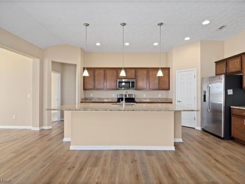 605 Cedar Crest Drive, Elyria, OH 44035 Photo 16