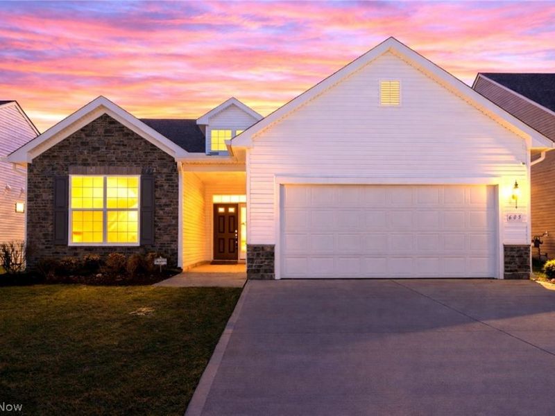 605 Cedar Crest Drive, Elyria, OH 44035 Photo 2