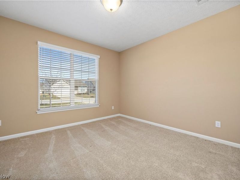 605 Cedar Crest Drive, Elyria, OH 44035 Photo 5