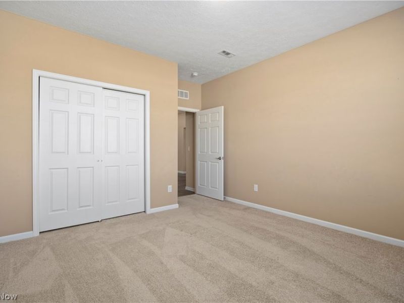 605 Cedar Crest Drive, Elyria, OH 44035 Photo 5