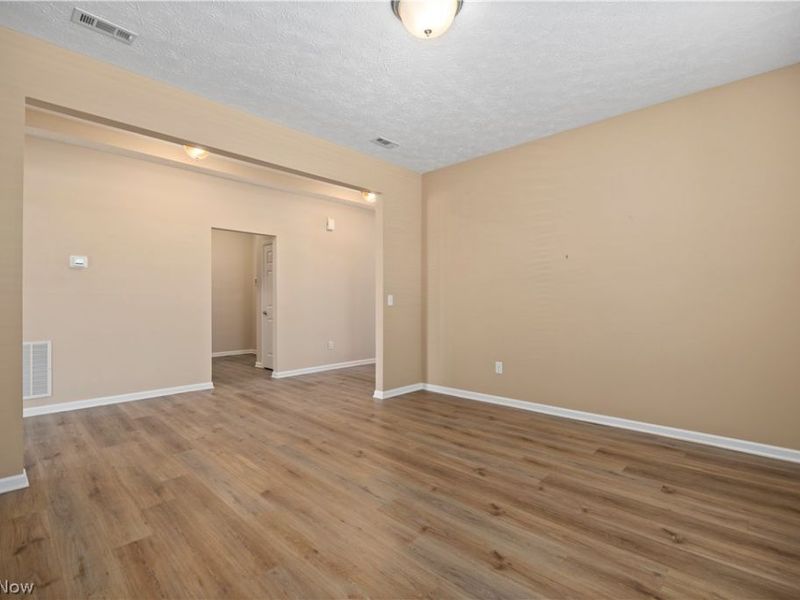 605 Cedar Crest Drive, Elyria, OH 44035 Photo 9