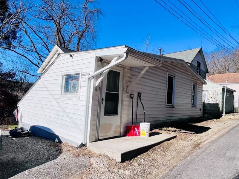 603 Utah Lane, Chester, WV 26034 Photo 1