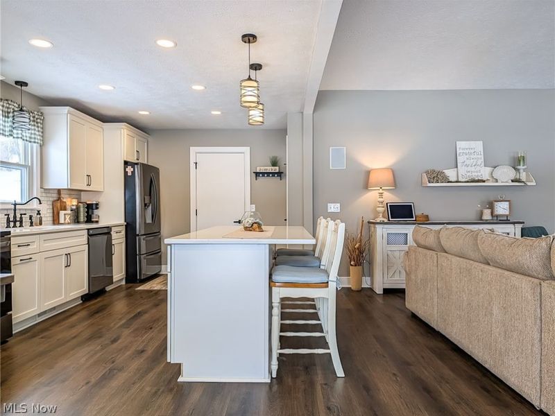 546 E Mohawk Drive , Malvern, OH 44644 Photo 10