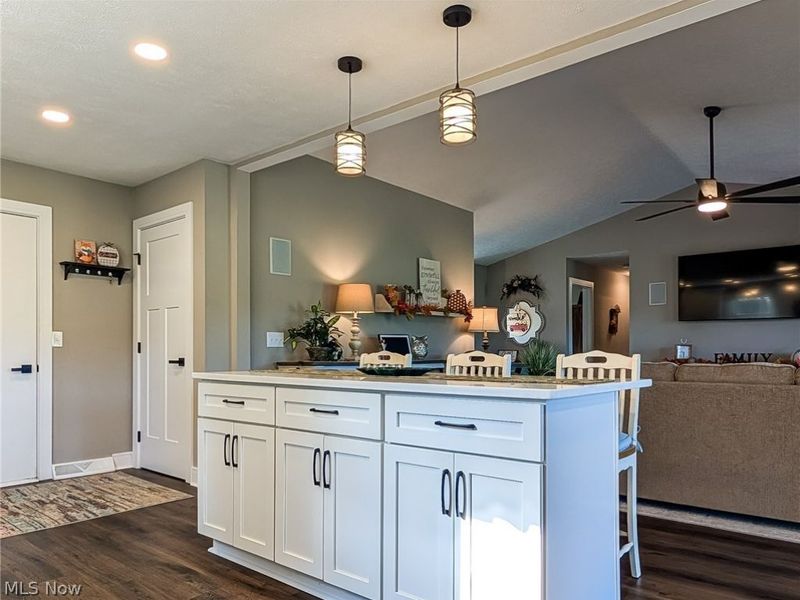 546 E Mohawk Drive , Malvern, OH 44644 Photo 12