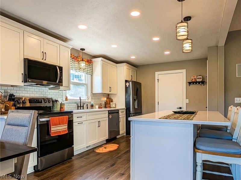 546 E Mohawk Drive , Malvern, OH 44644 Photo 15