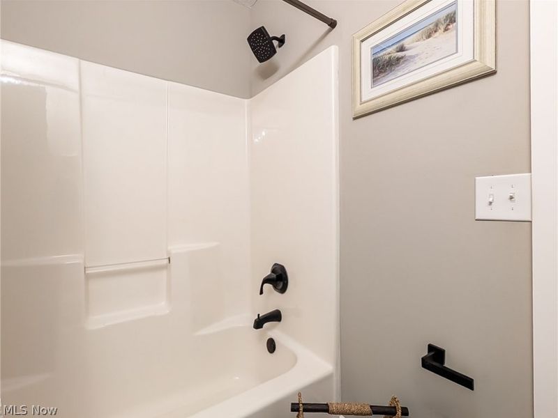 546 E Mohawk Drive , Malvern, OH 44644 Photo 31