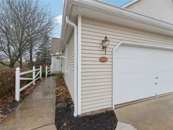4204 Castle Ridge , Copley, OH 44321