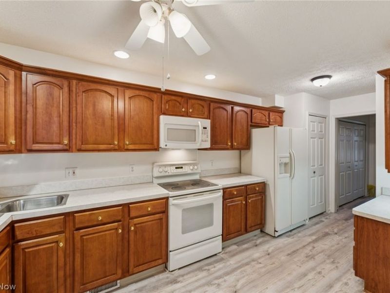 4204 Castle Ridge , Copley, OH 44321 Photo 7