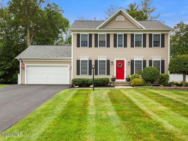 20 Goldfield Lane, Rexford, NY 12148