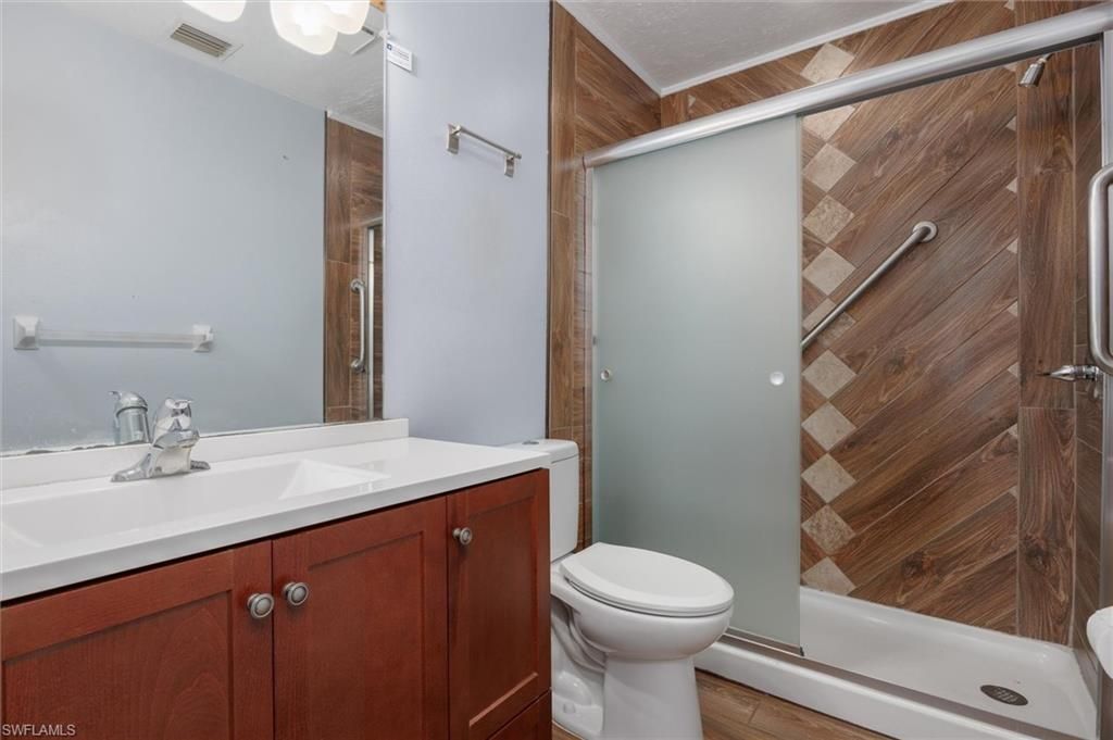 9303 Lennex Ln, Fort Myers, FL 33919 Photo