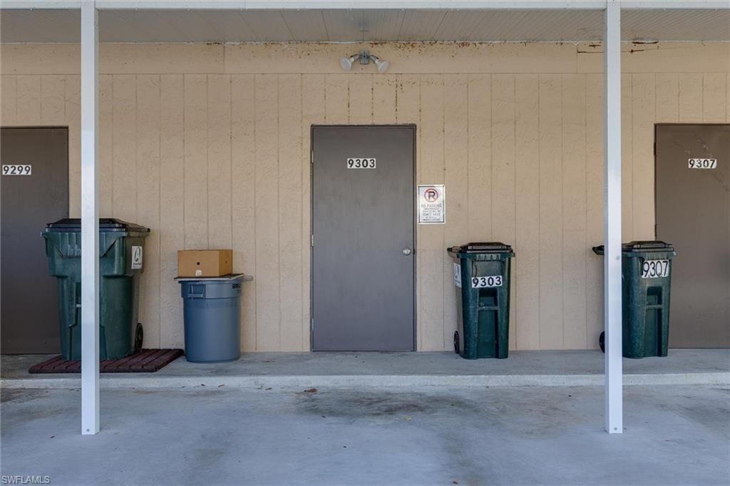 9303 Lennex Ln, Fort Myers, FL 33919 Photo