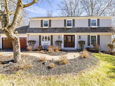 153 Selborne Chase, Fairport, NY 14450