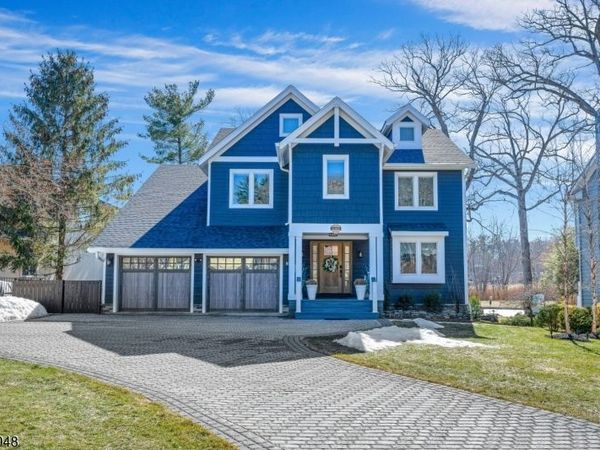 586 W Shore Trl, Sparta, NJ 07871