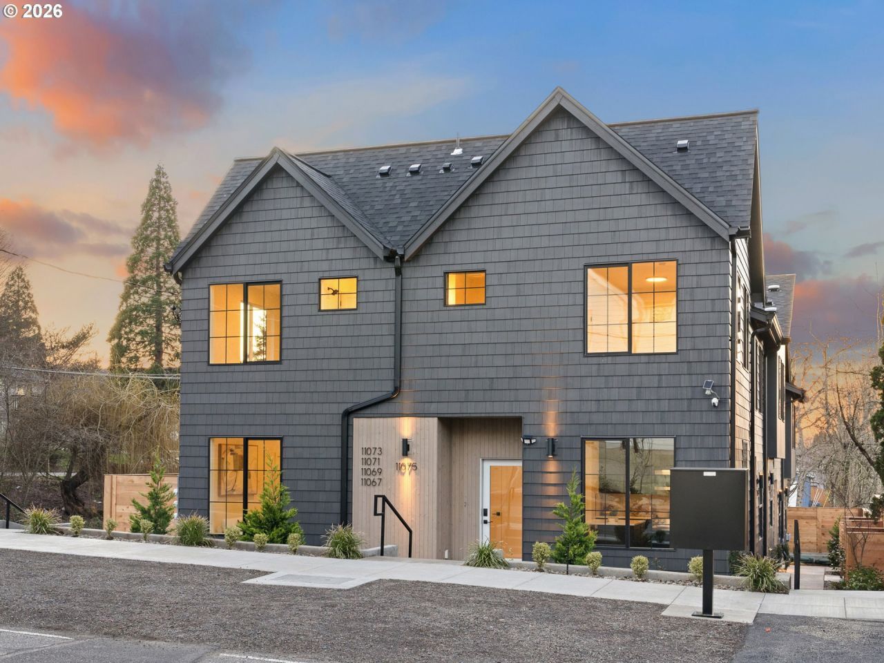 11075 SW 61st Ave, Portland, OR 97219 Main Photo