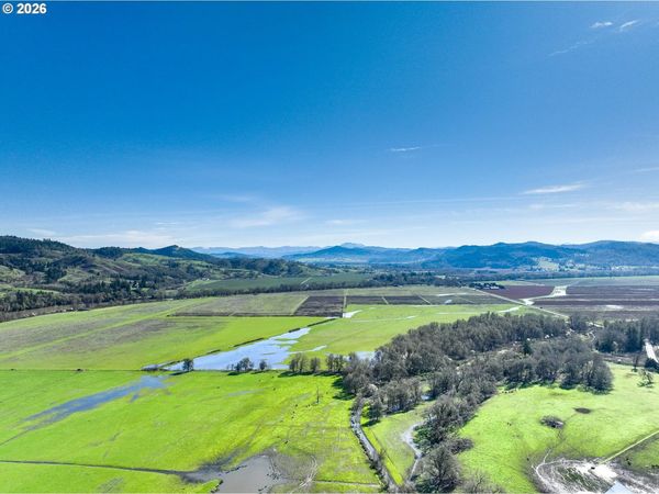 687 Hubbard Creek, Umpqua, OR 97486