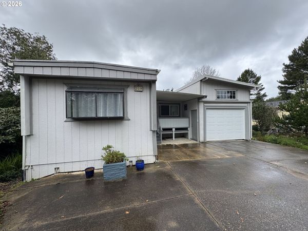 1600 RHODODENDRON DR, Unit 218, Florence, OR 97439