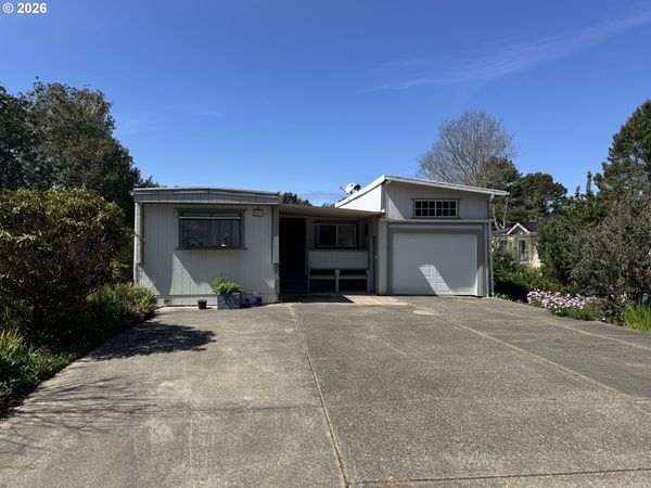 1600 RHODODENDRON DR, Unit 218, Florence, OR 97439