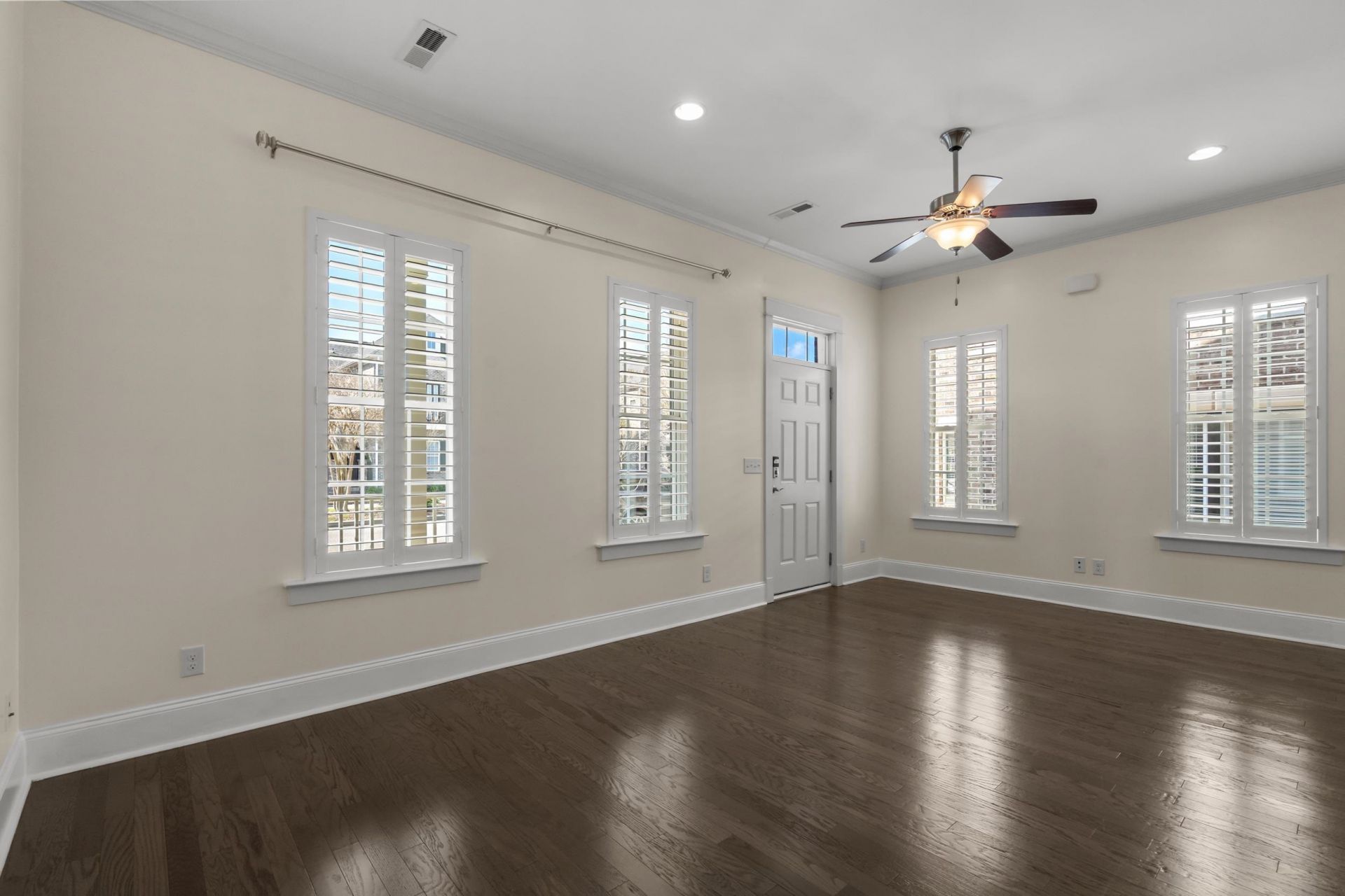 2794 Howard Ave. Photo 13
