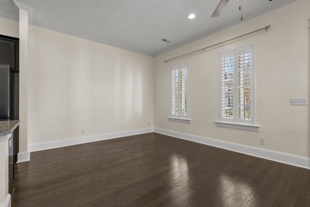 2794 Howard Ave. Photo 13