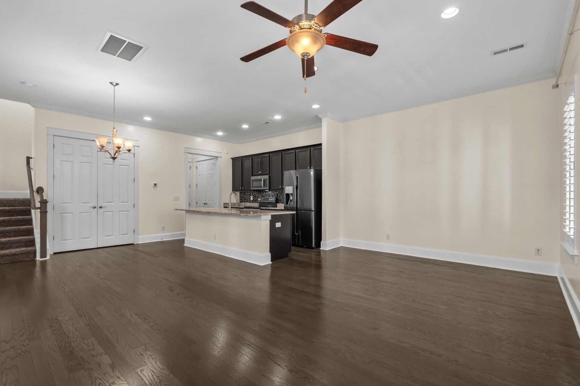 2794 Howard Ave. Photo 14