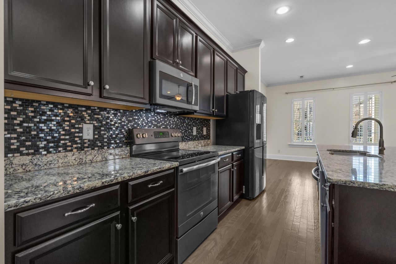 2794 Howard Ave. Photo 15