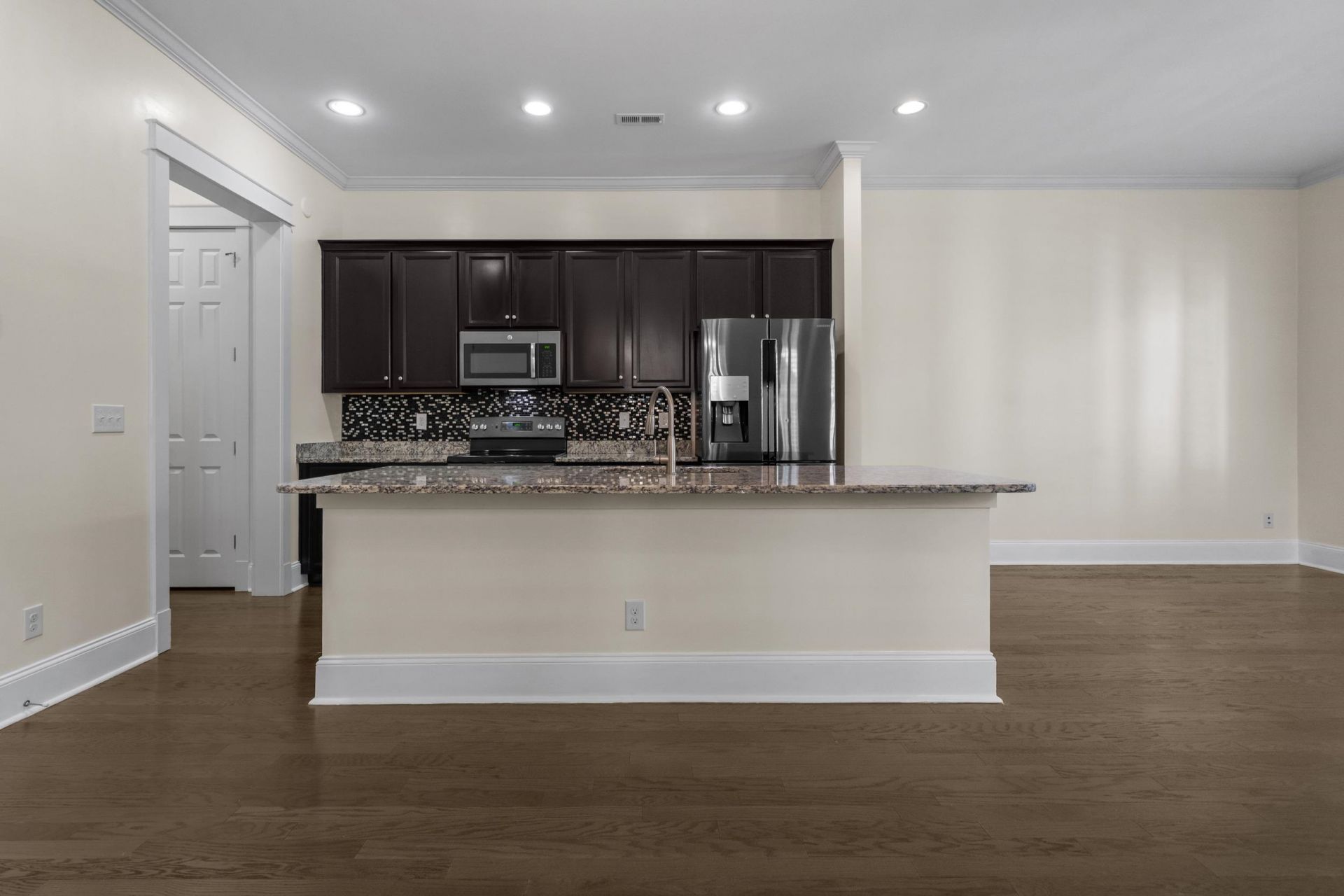 2794 Howard Ave. Photo 16