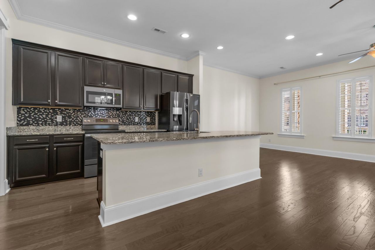 2794 Howard Ave. Photo 16