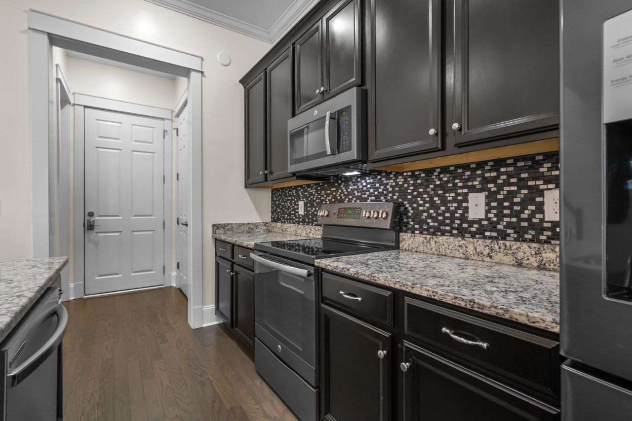 2794 Howard Ave. Photo 19