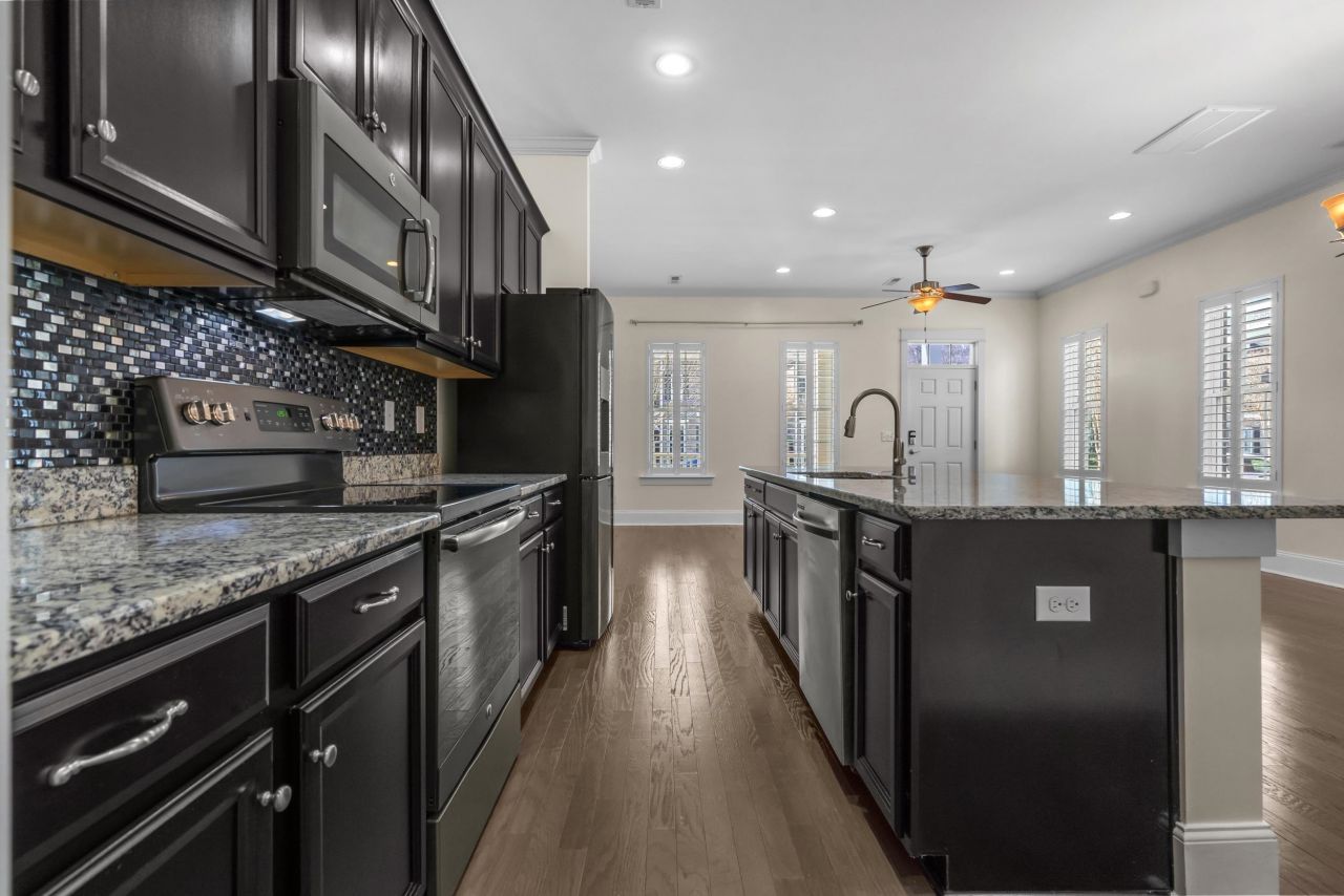 2794 Howard Ave. Photo 21