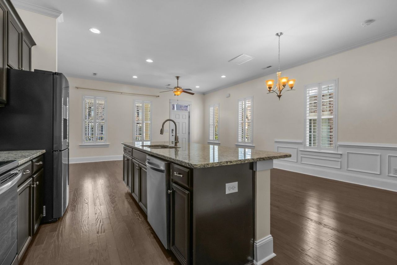 2794 Howard Ave. Photo 22