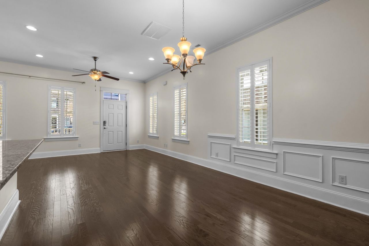 2794 Howard Ave. Photo 23