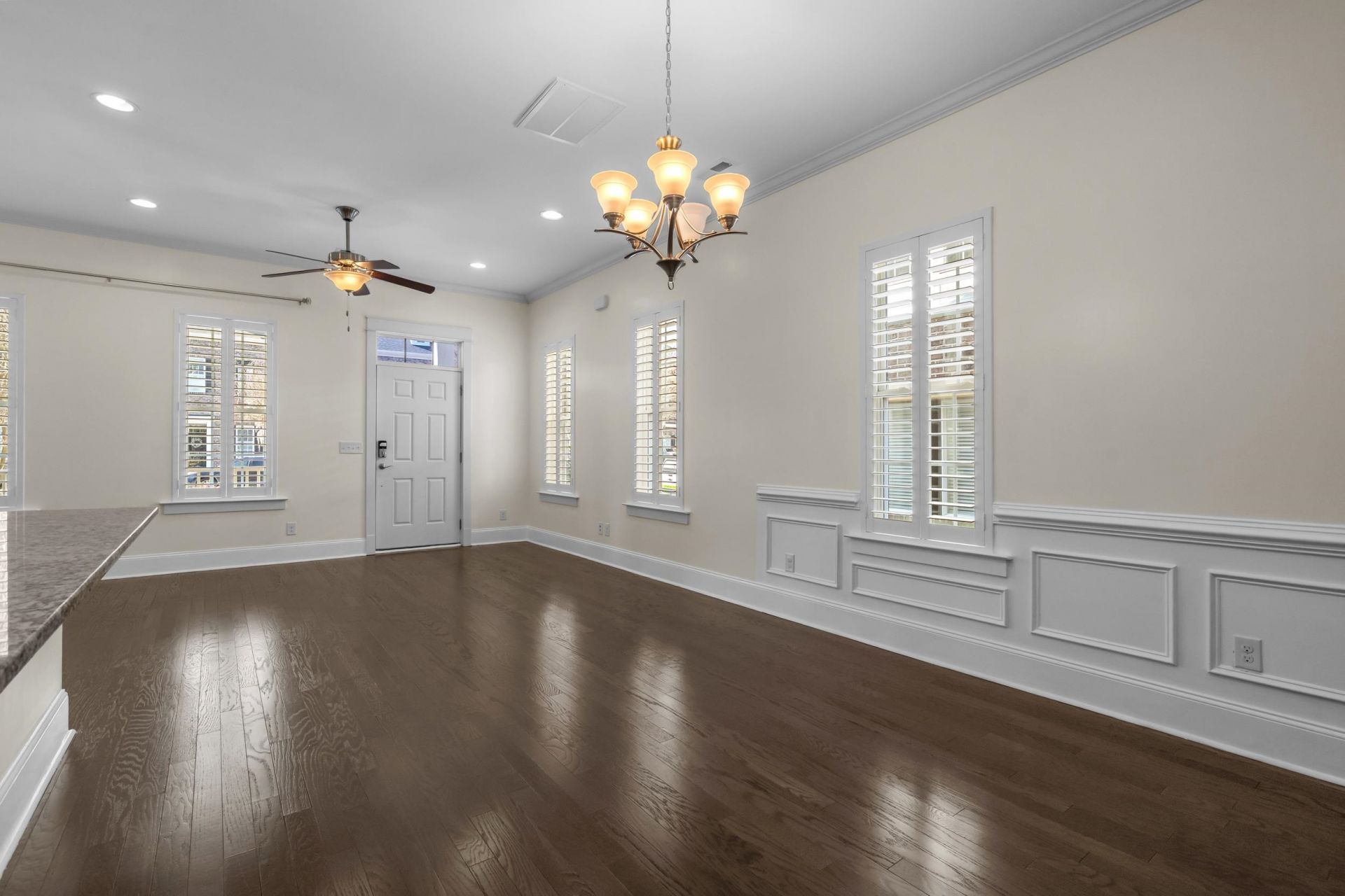 2794 Howard Ave. Photo 24