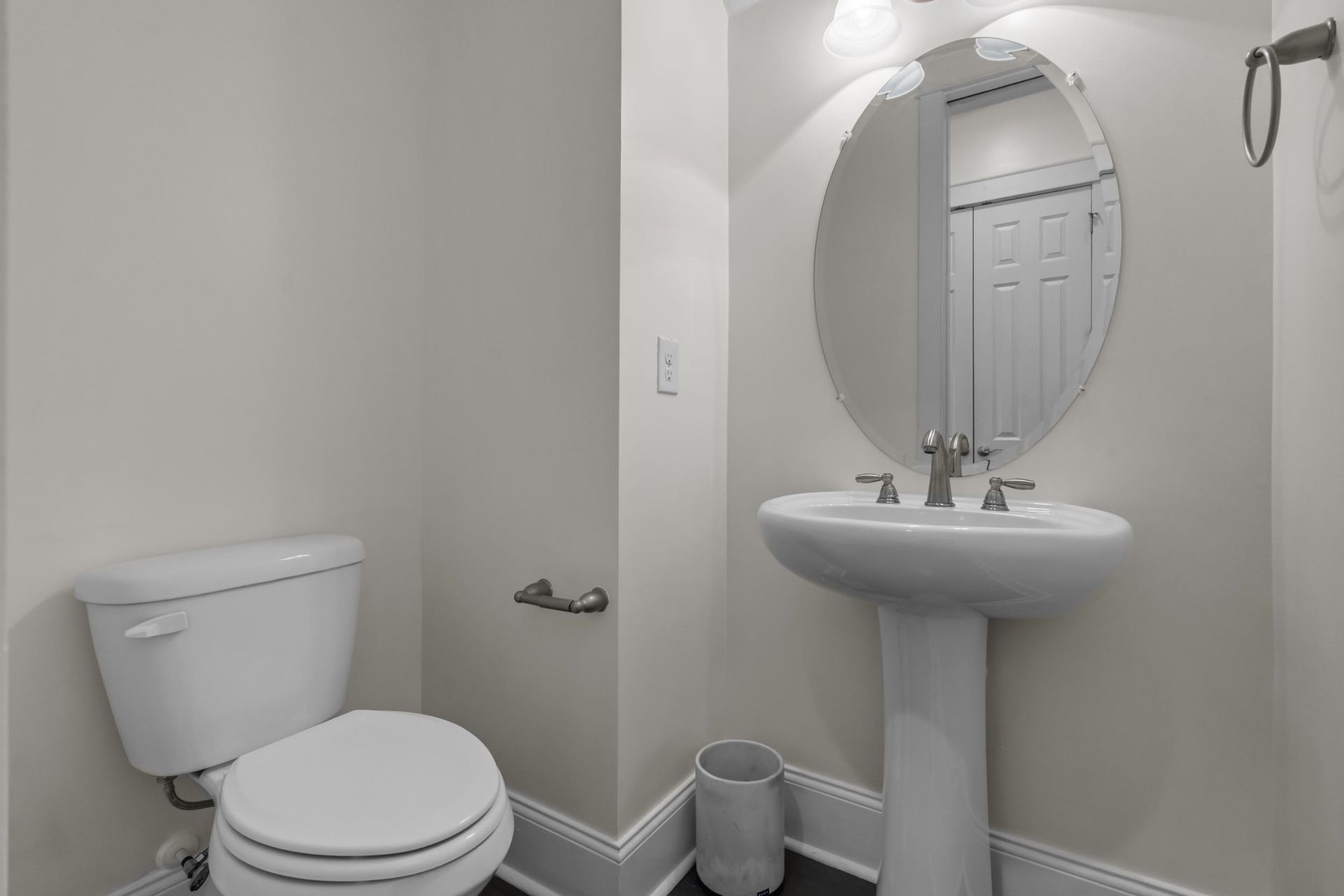 2794 Howard Ave. Photo 25