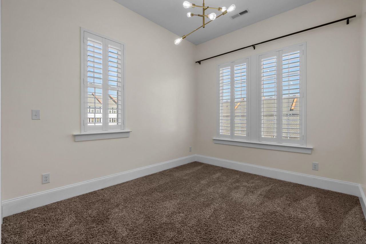 2794 Howard Ave. Photo 34