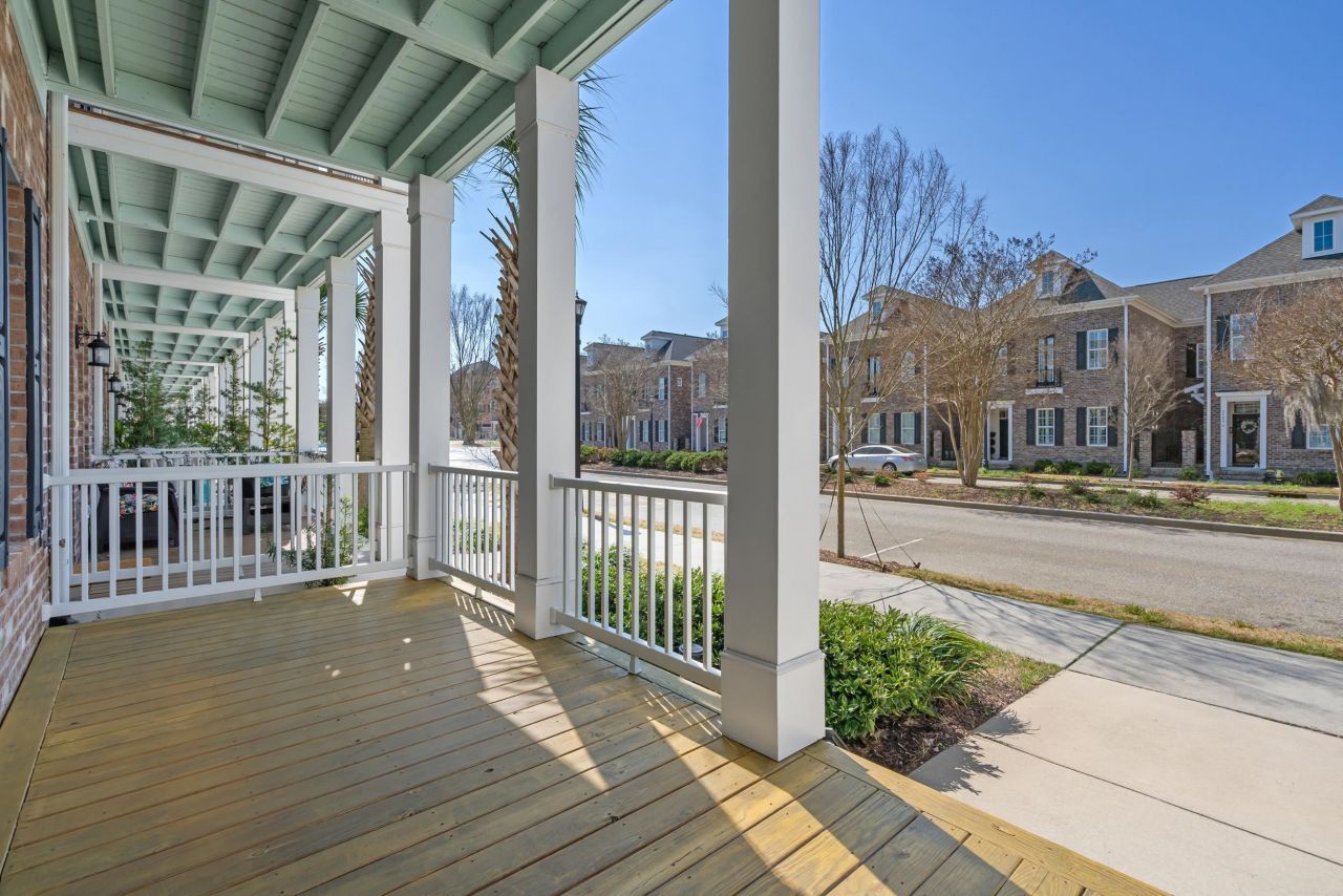 2794 Howard Ave. Photo 5