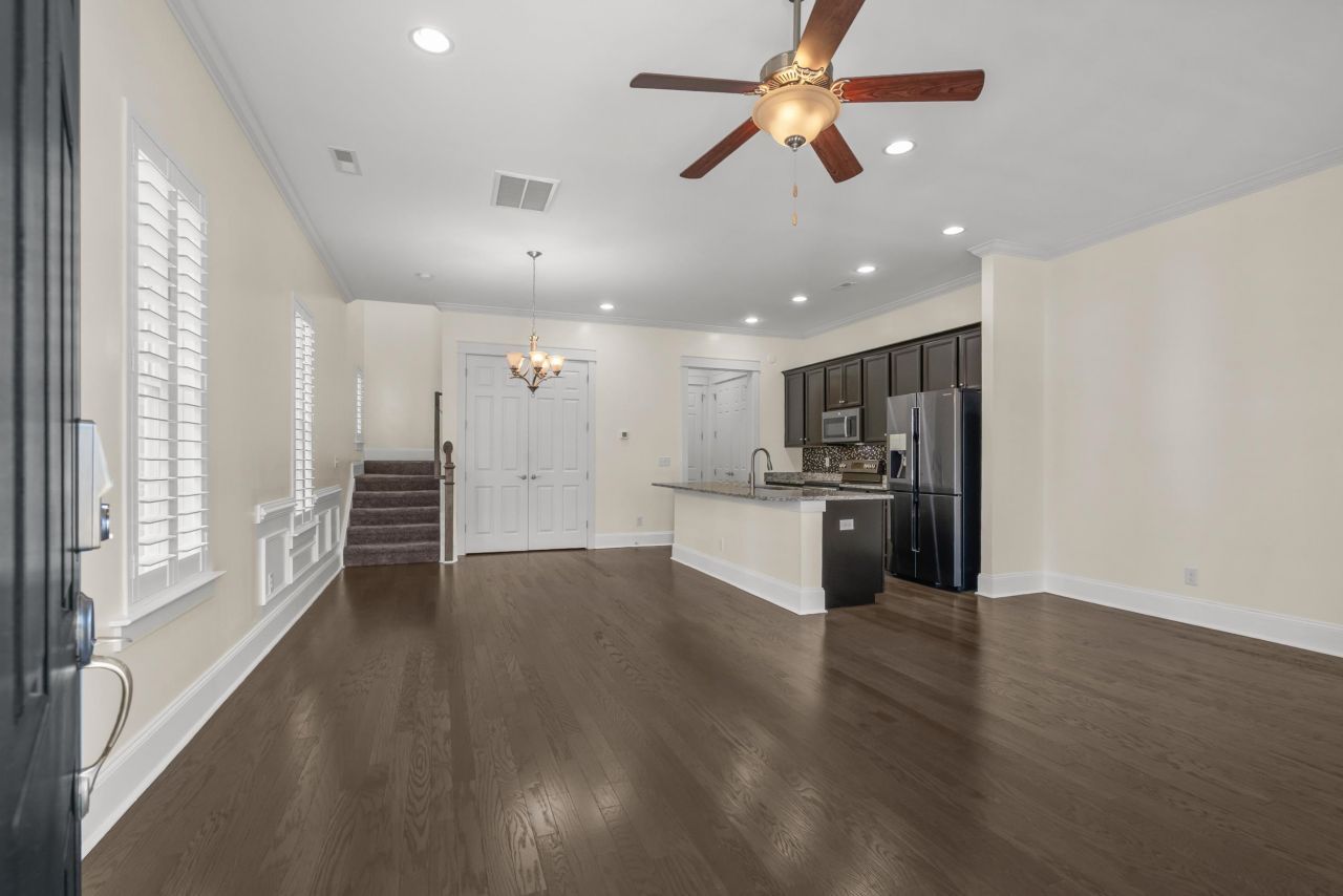 2794 Howard Ave. Photo 7