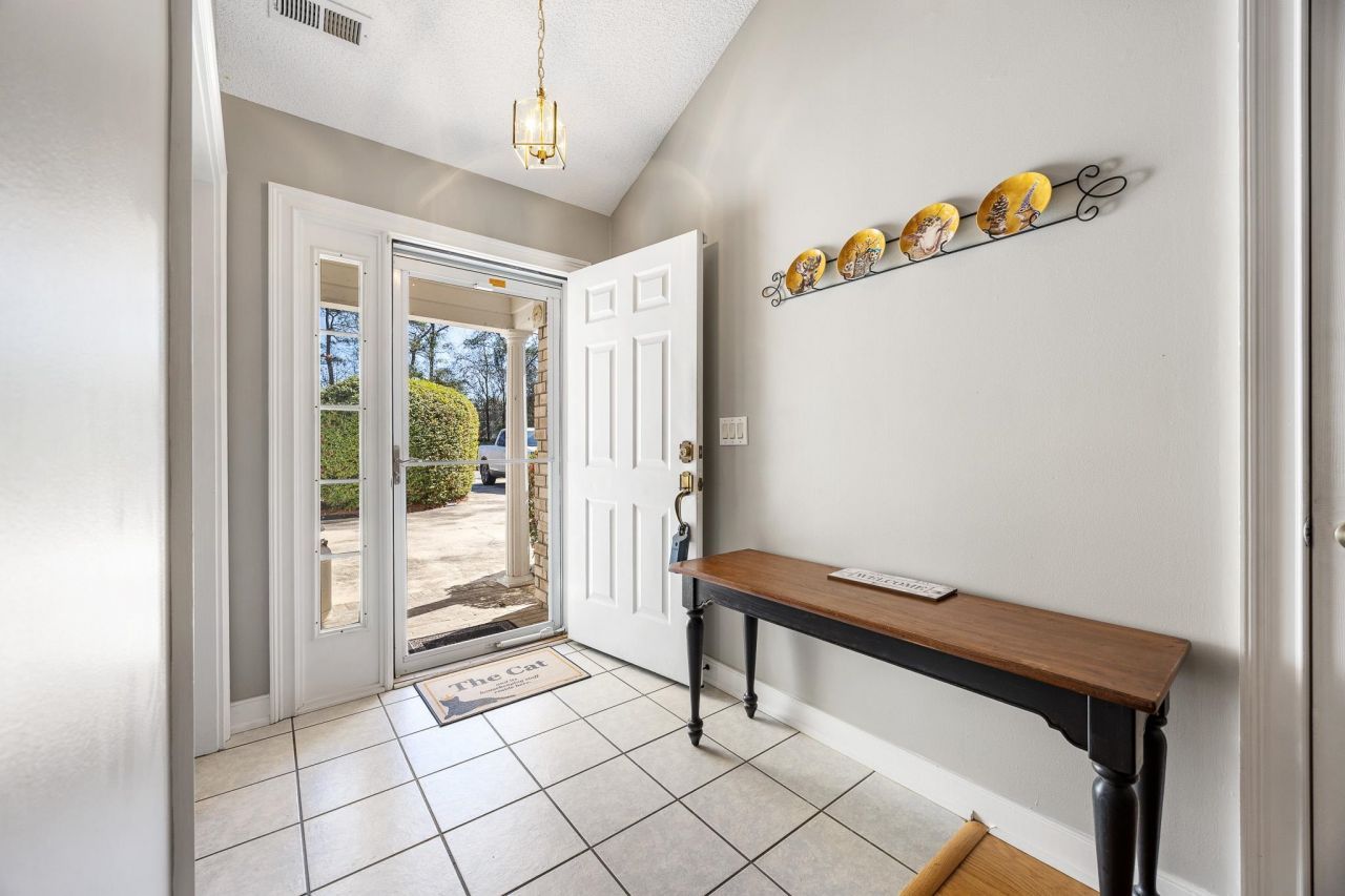 4230 Edgefield Rd. Photo 4