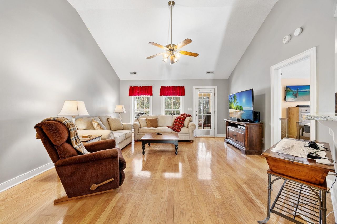 4230 Edgefield Rd. Photo 6