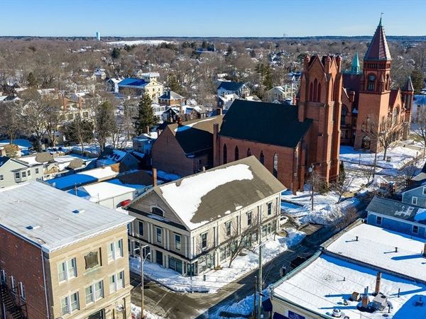 24 Center St, Fairhaven, MA 02719