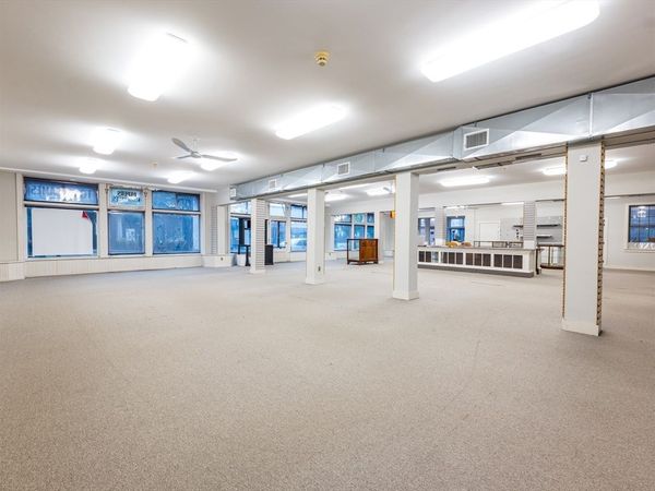 24 Center St, Fairhaven, MA 02719