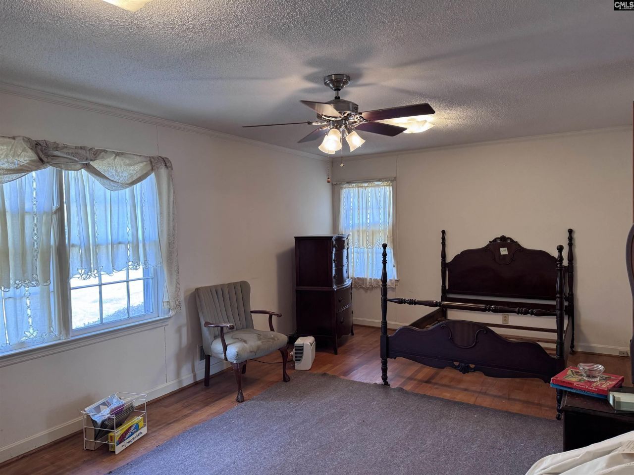 213 Hudson Street Photo 9