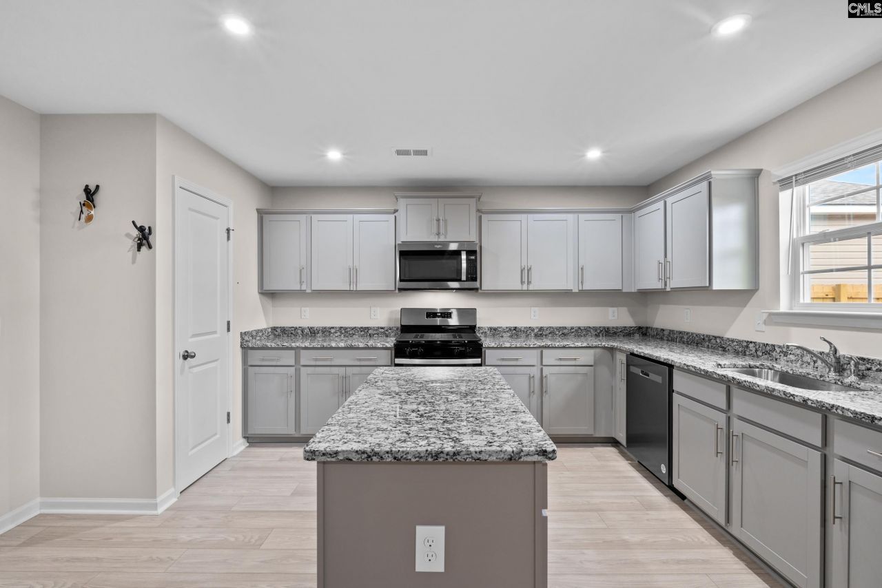 532 Edgetree Drive Photo 10