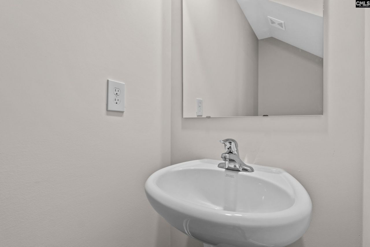 532 Edgetree Drive Photo 16