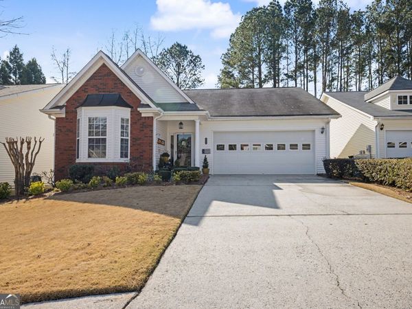 28 Vista Bella Way, Newnan, GA 30265